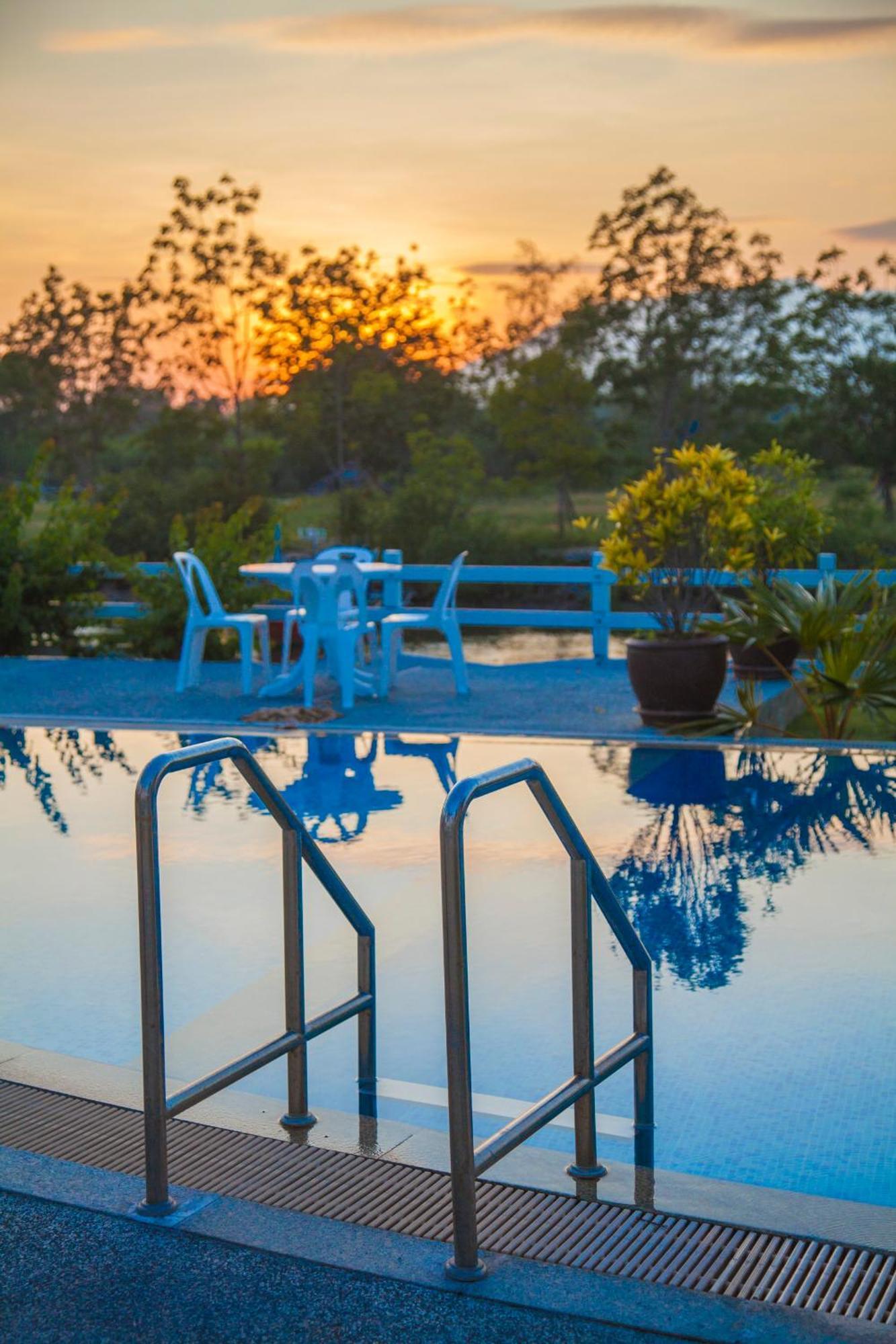 Absolute Beachfront Villa Ban Huai Yang Buitenkant foto