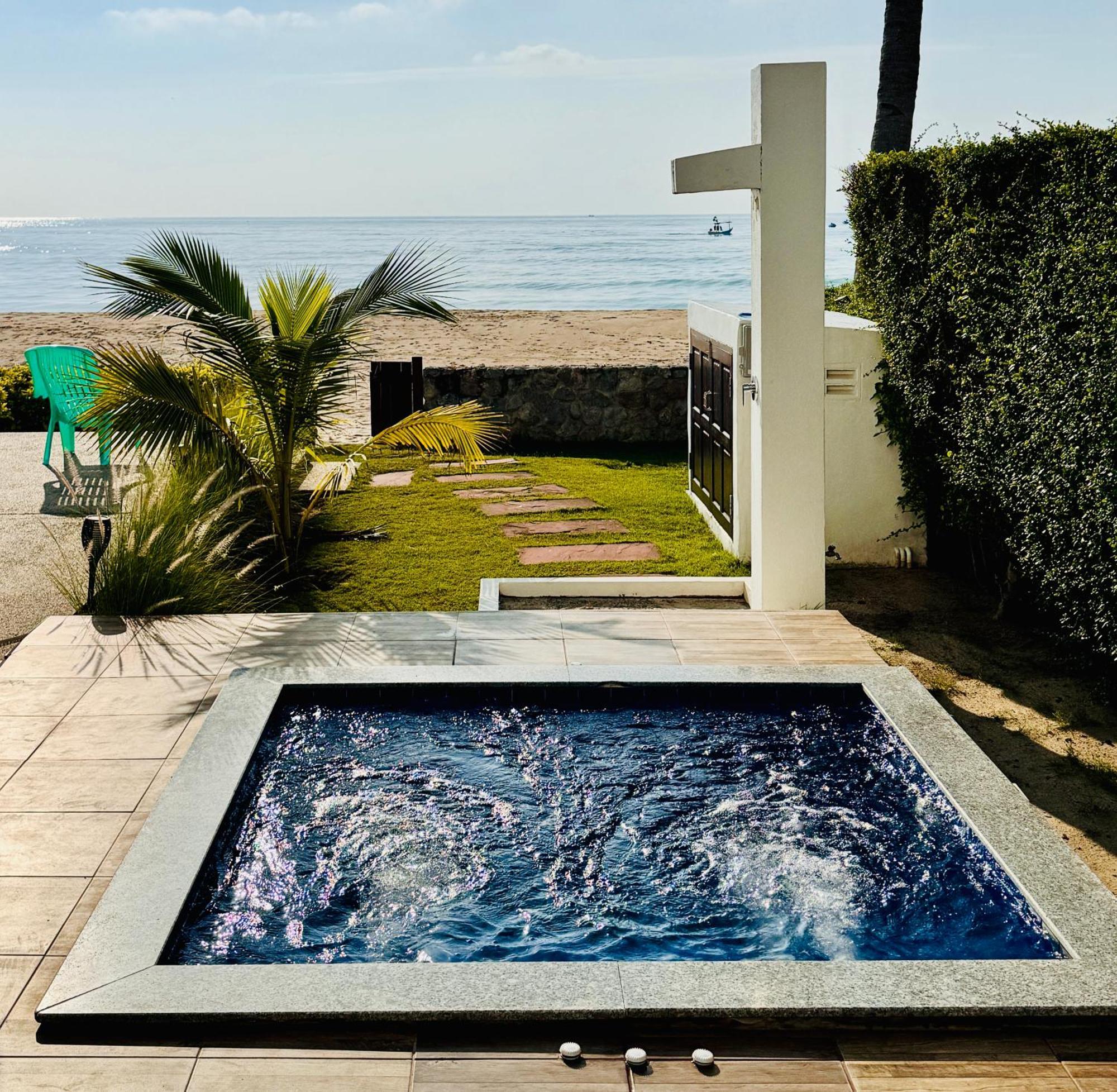 Absolute Beachfront Villa Ban Huai Yang Buitenkant foto
